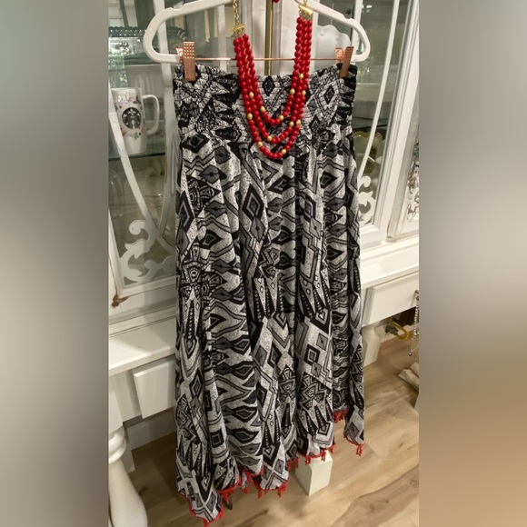 178. CHELSEA & THEODORE BLK/WHITE W/RED FRINGE SMOCK WAISTLINE FULL BODICE SKIRT - Picture 7 of 11